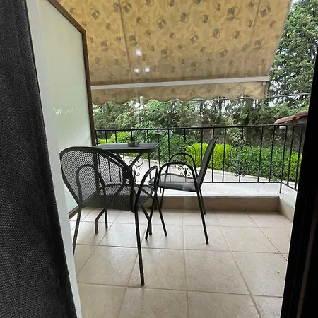 αφροδίτη Neon Rysion