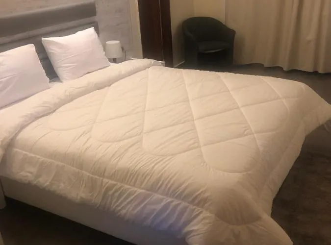 αφροδίτη Neon Rysion